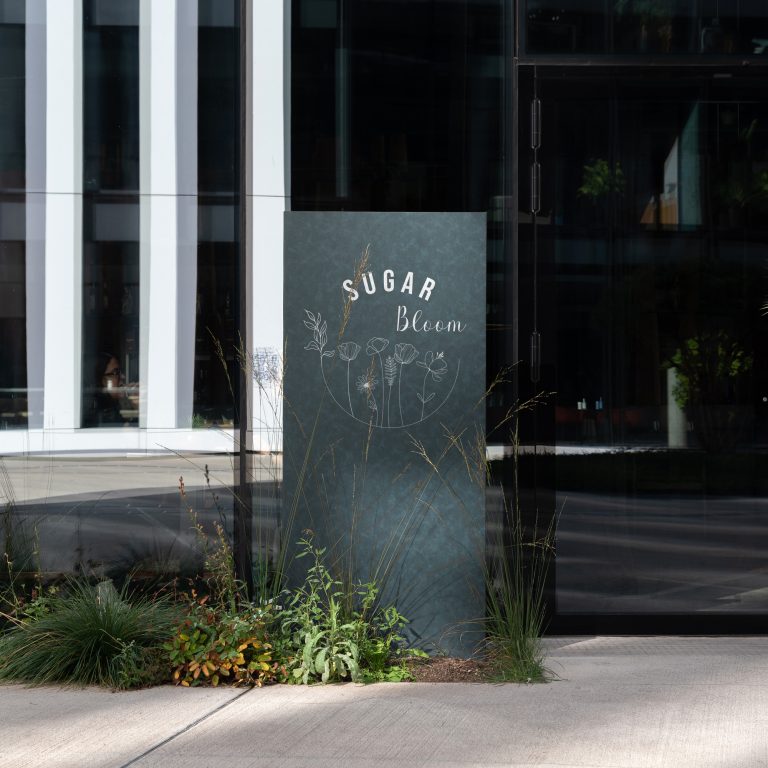 Free-Signboard-Mockup